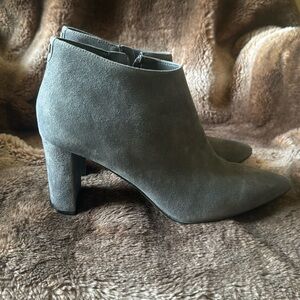 Ivanka Trump 9.5 New Grey Suede booties